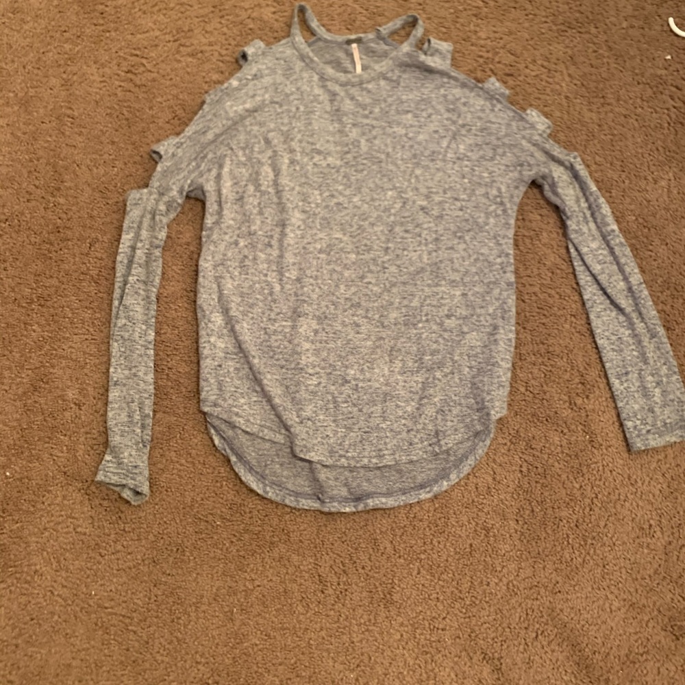 Gray/blue cold shoulder top